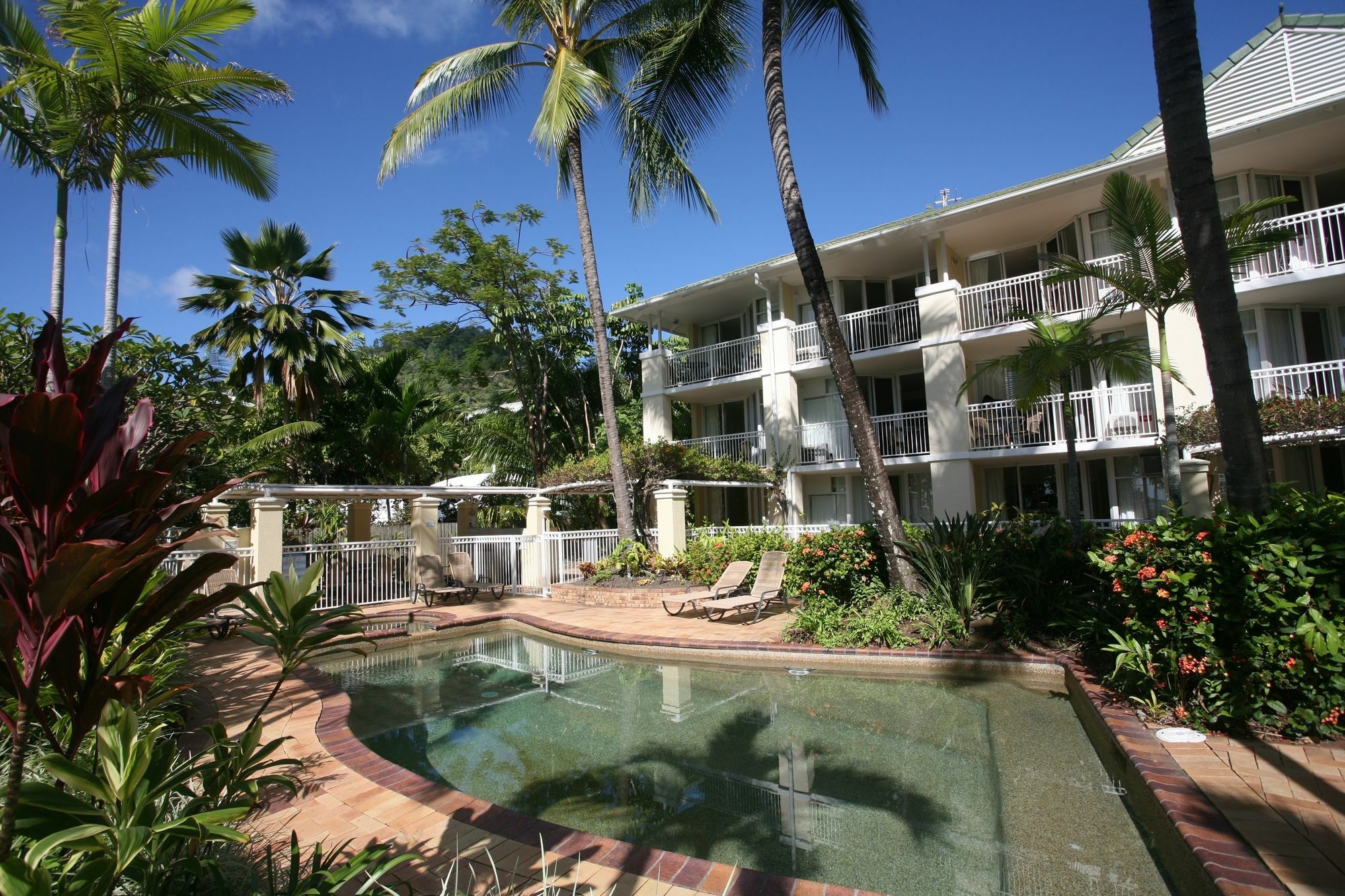 On The Beach Apartments Тринити Бич Экстерьер фото